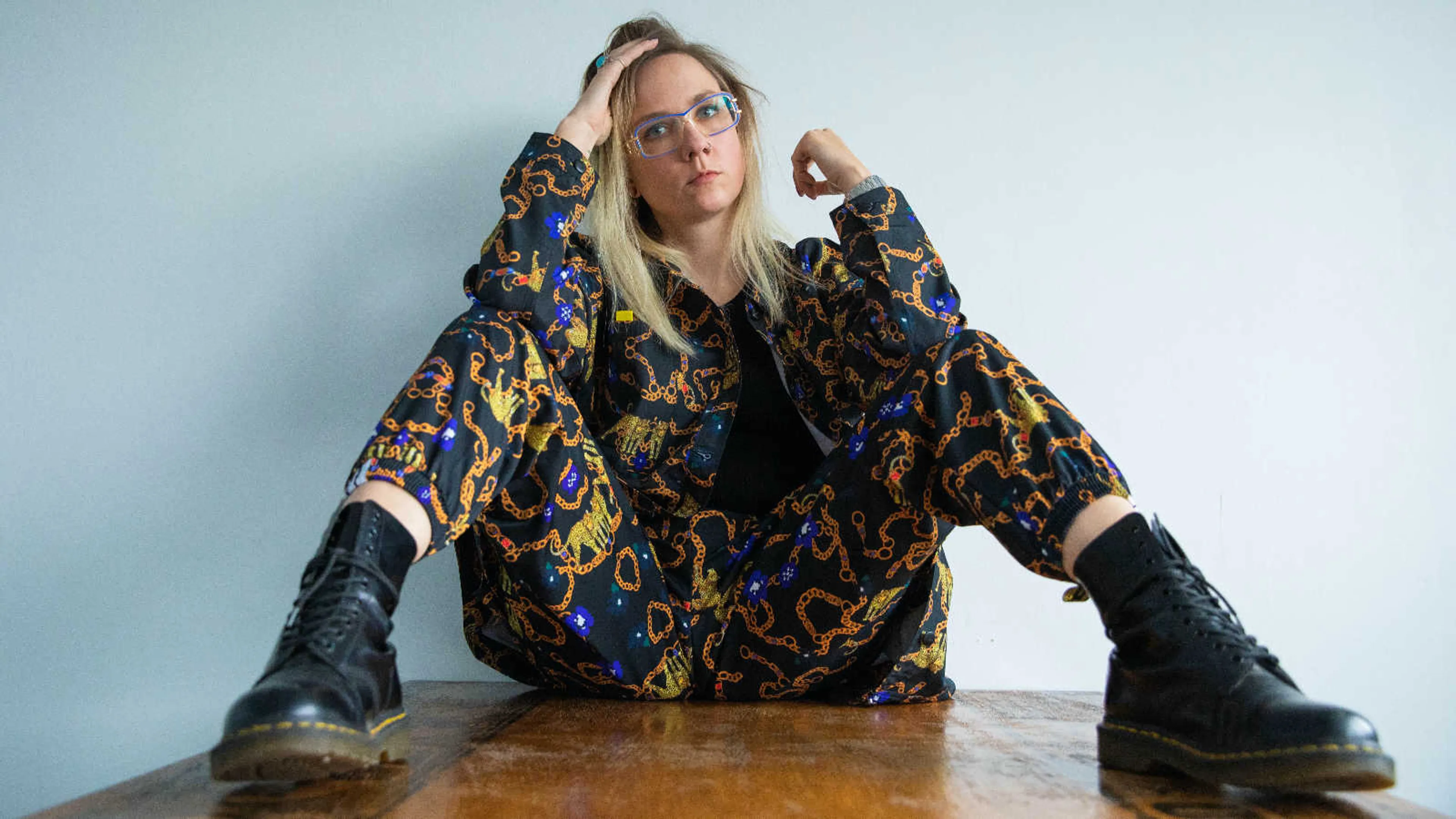 Aafke Romeijn gaat lezen in de Bijbel