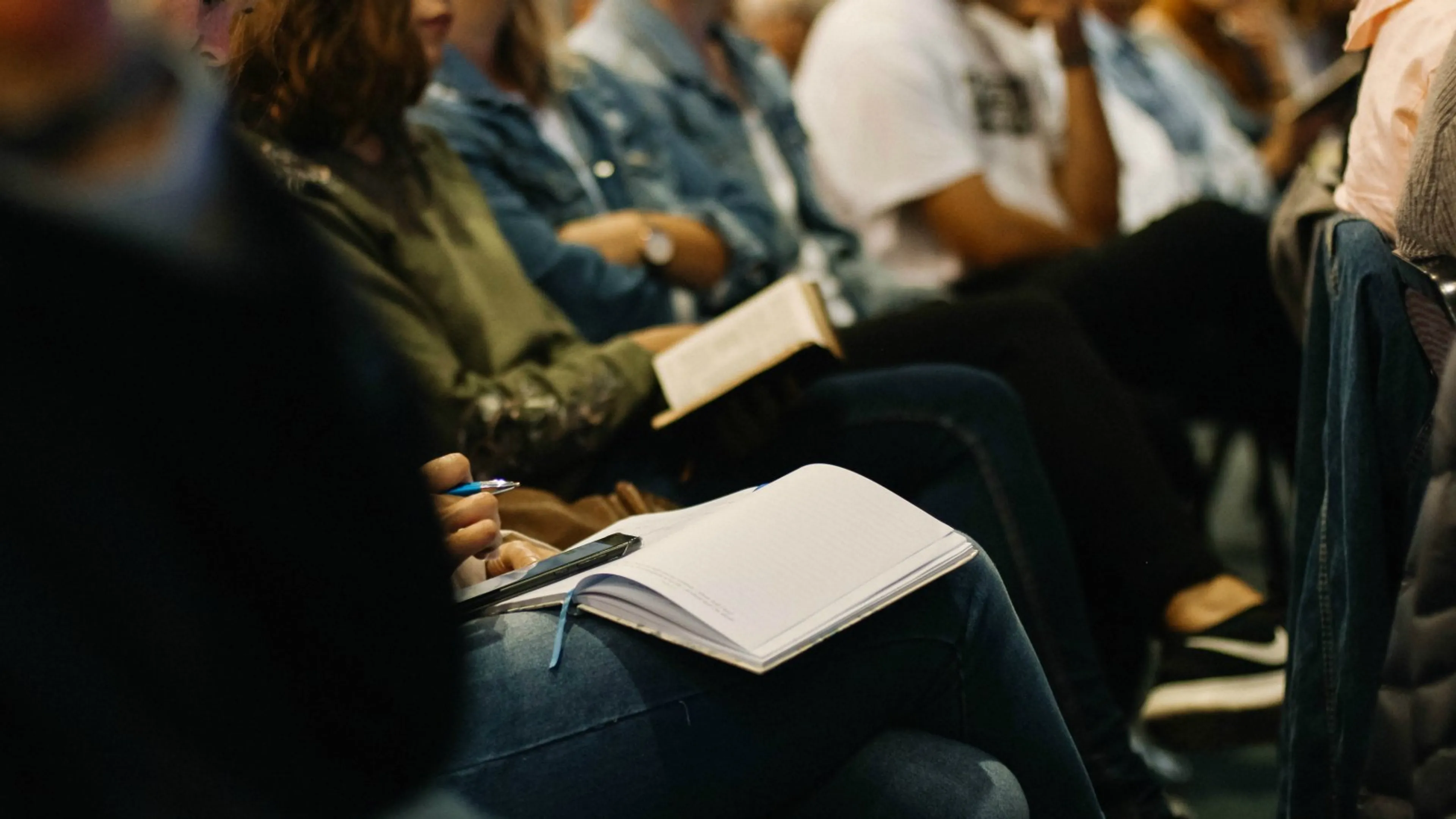 ‘Naar de kerk gaan herinnert me aan mijn verlangen dat het anders kan’