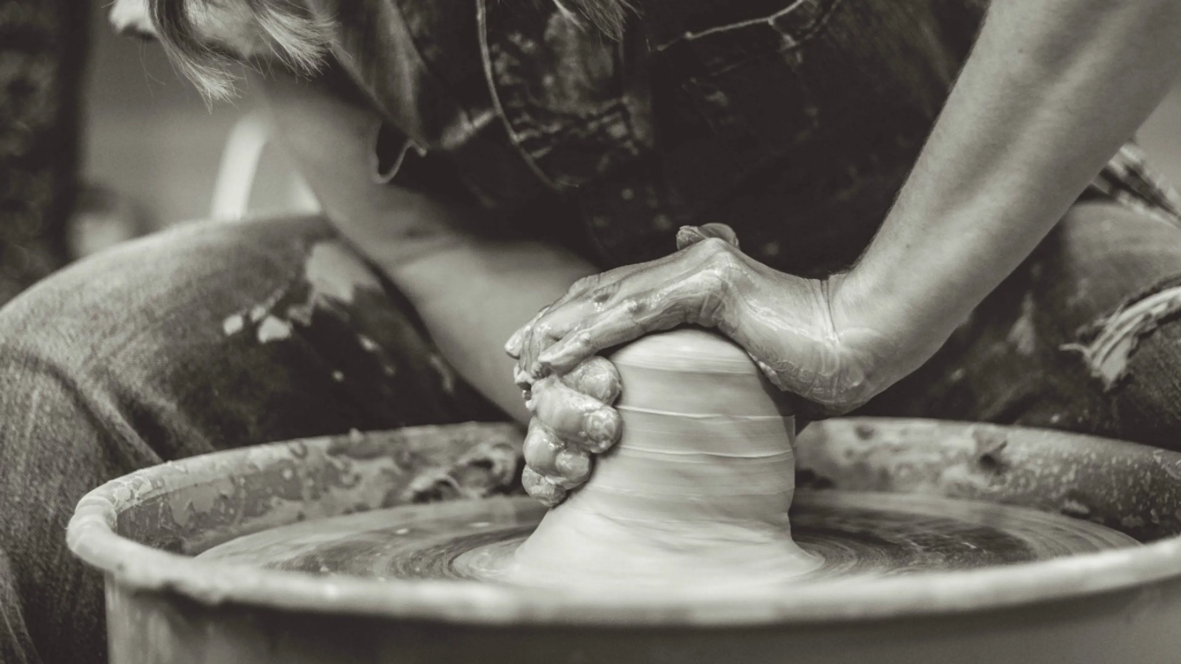 Het is gevaarlijk om God alleen als man voor te stellen