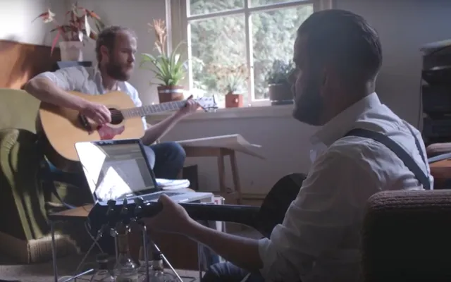 ‘Soms blijft het heel stil vanuit de hemel’.