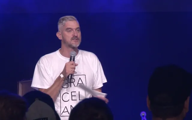 ‘De kerk heeft spelers nodig, geen supporters’.