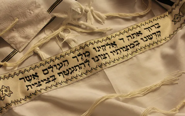 Machtsmisbruik en corruptie komt ook de tempel binnen….