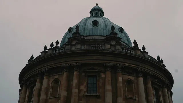 ‘Wetenschap wijst richting God’ – video en gespreksvragen.