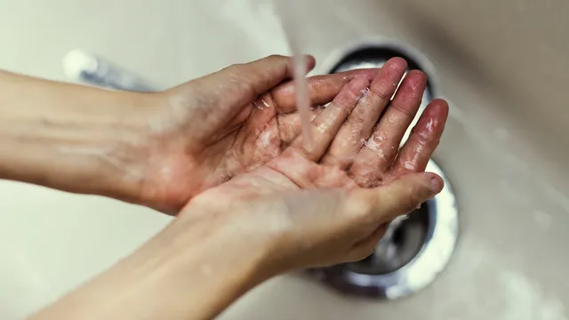 Lazarus staat op | Hoe word je een mens uit één stuk?.