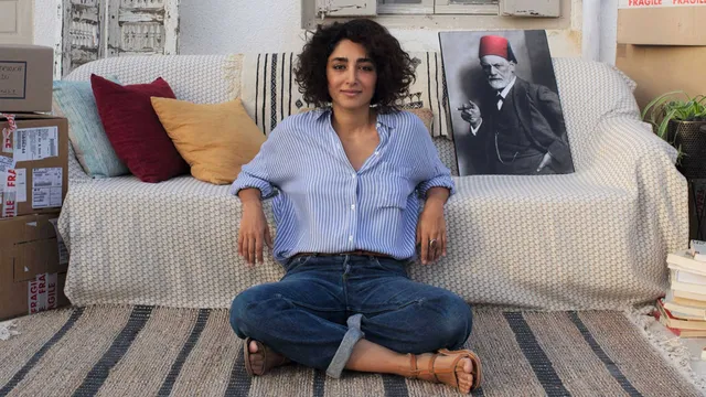 Luchtige komedie over de universele behoefte aan erkenning | Un divan à Tunis.