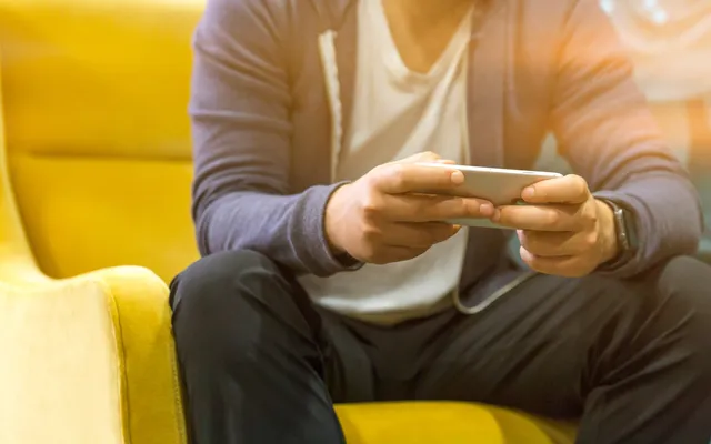 Lazarus tipt: nieuwe gebedsapp, N.T. Wright over Paulus en God&klimaat.