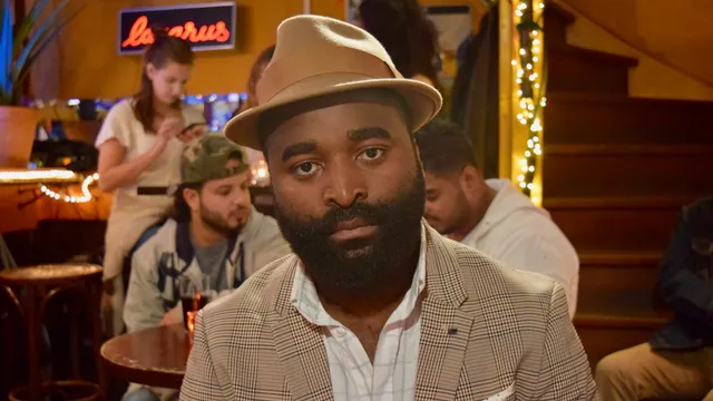 Kiza Magendane: ‘Thuis is niet per se dat je erkend wordt, het is ook een plek waar je pijn mag voelen’.