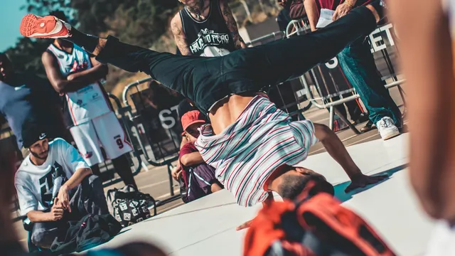 ‘Wat is er gebeurd sinds ik met een megafoon op straat argeloze voorbijgangers bestookte met de leus: ‘Jezus redt’?’.