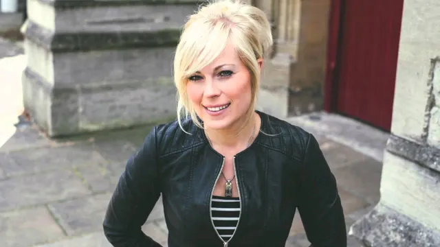 Lazarus tipt: Rob Bell in Engeland, Joel Houston & evolutie en Vicky Beeching over haar coming-out.