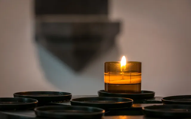 Beheerst en bescheiden, moet dat nou?.