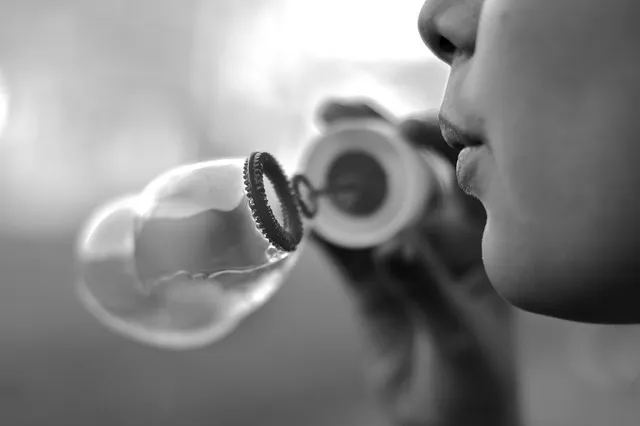 Annemarie verlaat de christelijke bubbel en ontdekt een nieuwe manier van geloven.